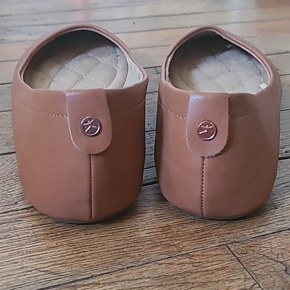 Danskin Women's Tan Ballet Flats - Picture 3 of 5